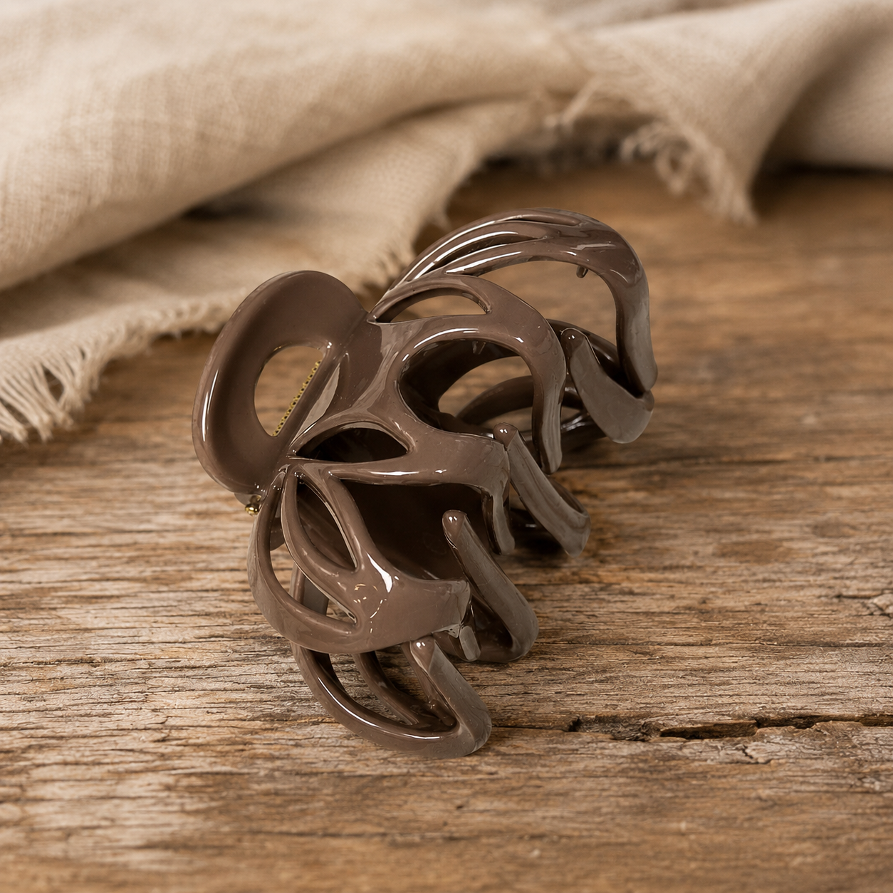 Neutral Curved Claw Clip